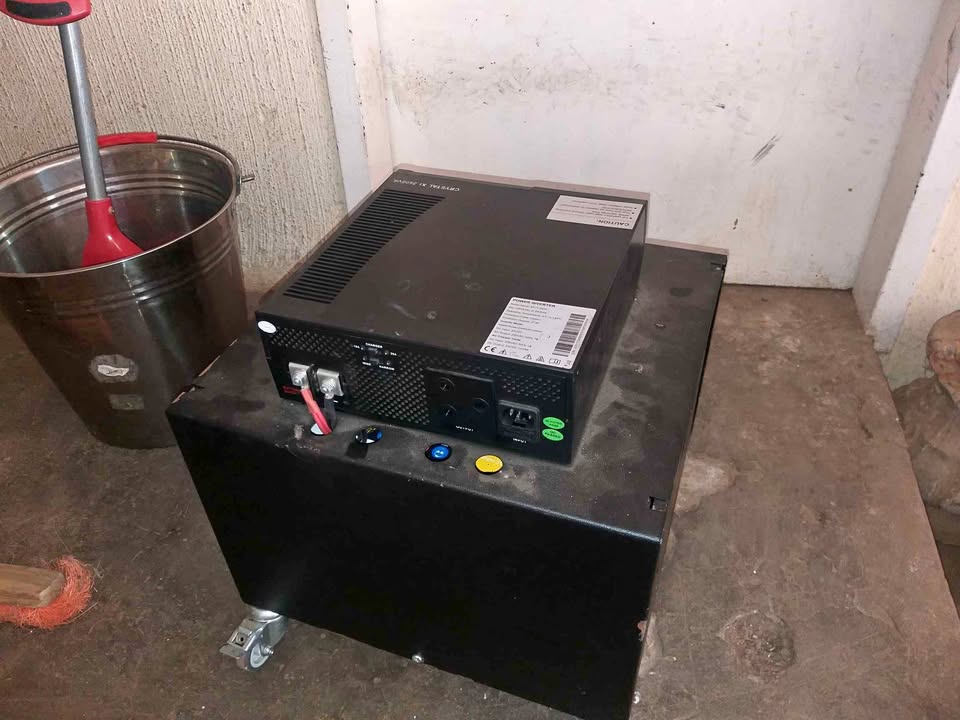 Inverter trolley:Crystal xi 2400va/1440w in Johannesburg